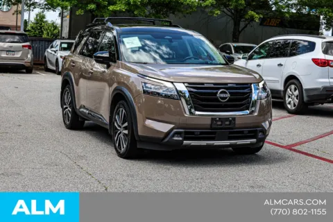 More photos of 2023 Nissan Pathfinder Platinum at ALM Nissan Newnan, GA