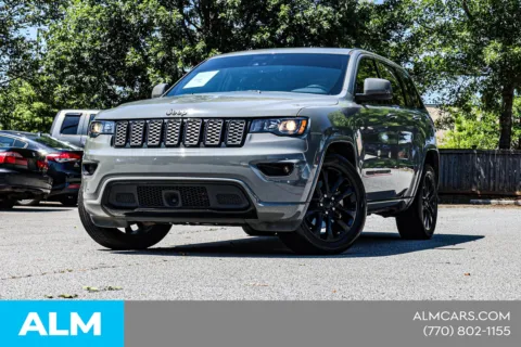Photos of 2022 Jeep Grand Cherokee WK Laredo X for sale in Newnan, GA at ALM Nissan Newnan
