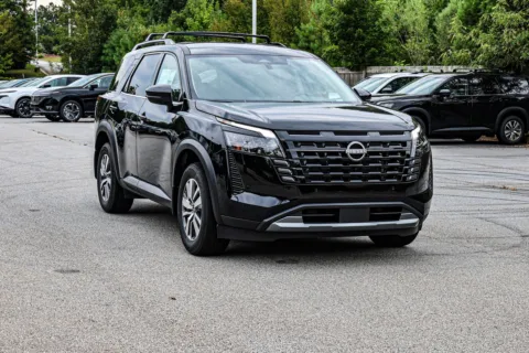 More photos of 2026 Nissan Pathfinder SL at ALM Nissan Newnan, GA