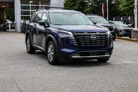 More photos of 2026 Nissan Pathfinder SL at ALM Nissan Newnan, GA