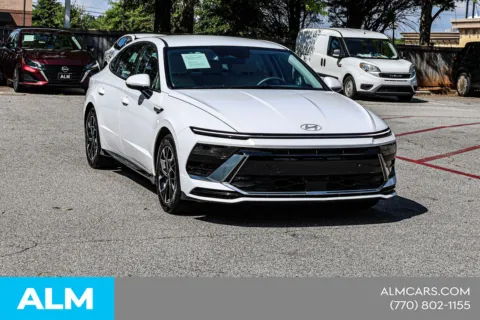 More photos of 2025 Hyundai Sonata SEL at ALM Nissan Newnan, GA