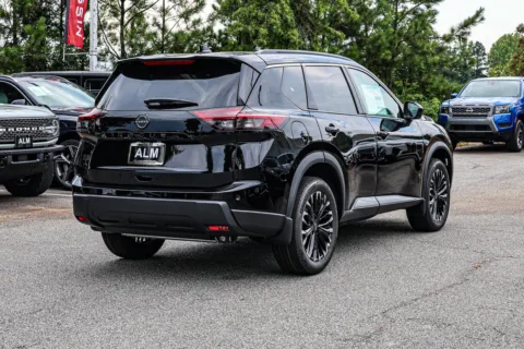 More photos of 2026 Nissan Rogue Dark Armor at ALM Nissan Newnan, GA