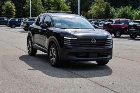 More photos of 2027 Nissan Kicks SV w/ Lifetime Powertrain Warranty at ALM Nissan Newnan, GA