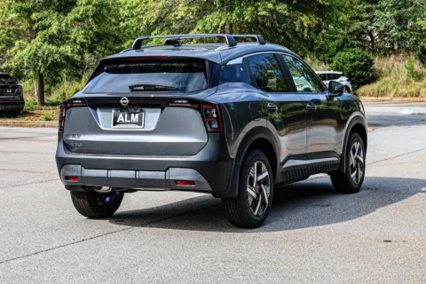 More photos of 2027 Nissan Kicks SV w/ Lifetime Powertrain Warranty at ALM Nissan Newnan, GA