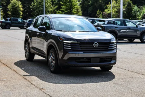 More photos of 2027 Nissan Kicks S w/ Lifetime Powertrain Warranty at ALM Nissan Newnan, GA