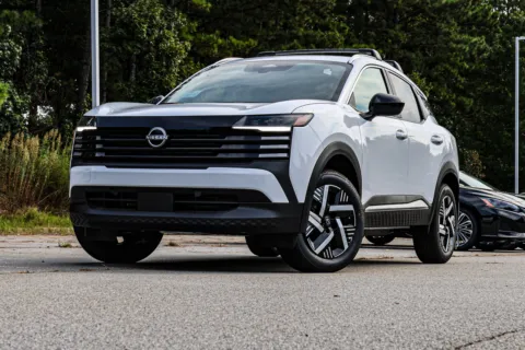 Photos of 2027 Nissan Kicks SV w/ Lifetime Powertrain Warranty for sale in Newnan, GA at ALM Nissan Newnan
