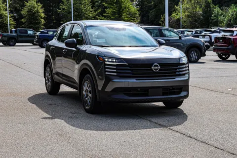 More photos of 2027 Nissan Kicks S w/ Lifetime Powertrain Warranty at ALM Nissan Newnan, GA