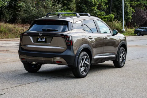 More photos of 2027 Nissan Kicks SV w/ Lifetime Powertrain Warranty at ALM Nissan Newnan, GA