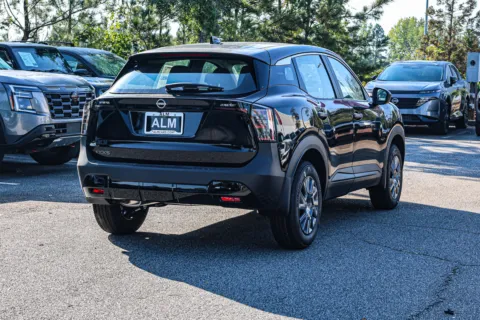 More photos of 2027 Nissan Kicks S w/ Lifetime Powertrain Warranty at ALM Nissan Newnan, GA