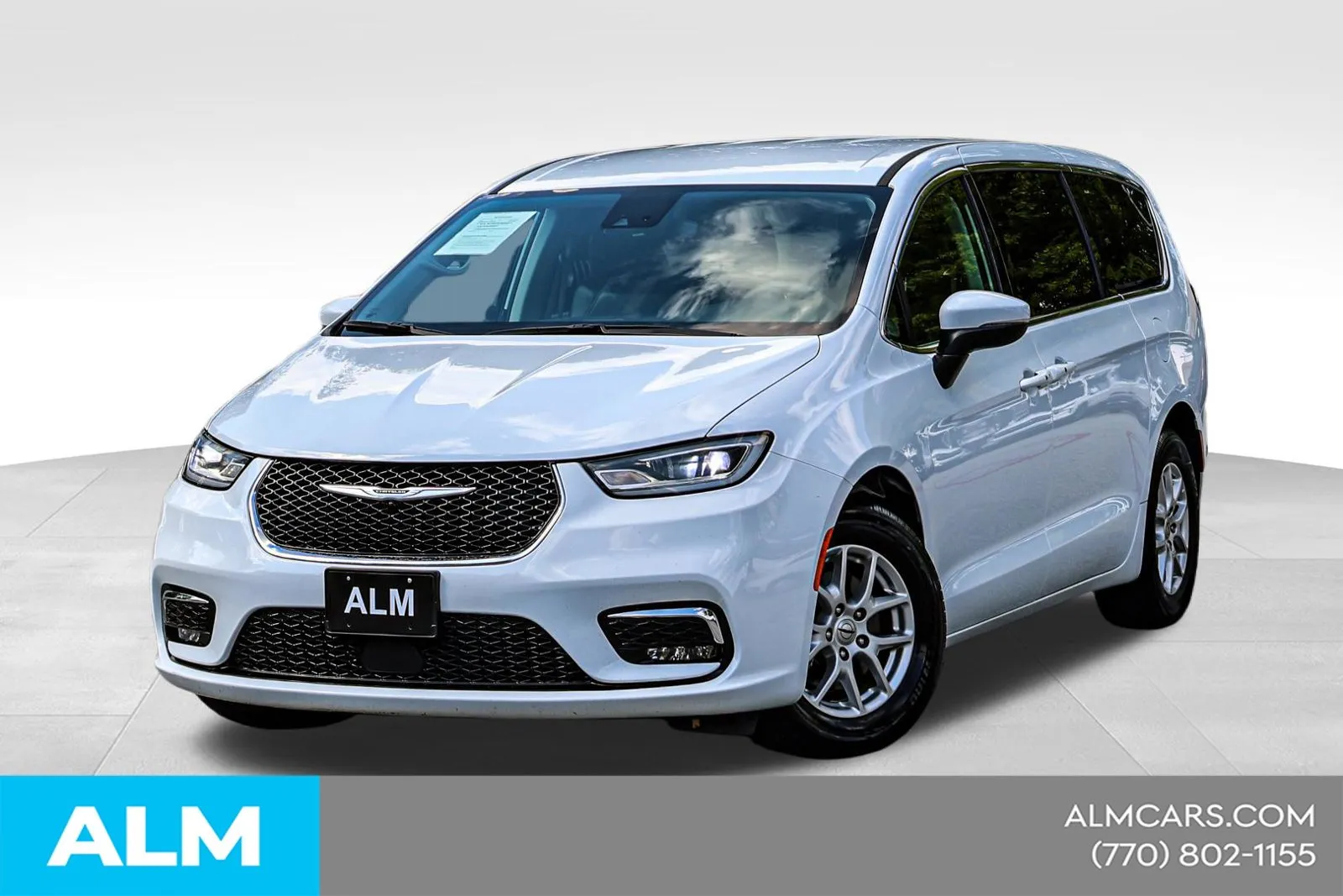 White 2023 Chrysler Pacifica Touring L - CALL 770-254-3800 for sale in Newnan, GA
