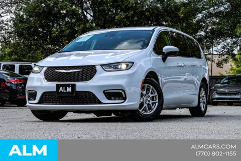 Photos of 2023 Chrysler Pacifica Touring L for sale in Newnan, GA at ALM Nissan Newnan