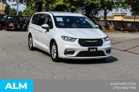 More photos of 2023 Chrysler Pacifica Touring L at ALM Nissan Newnan, GA