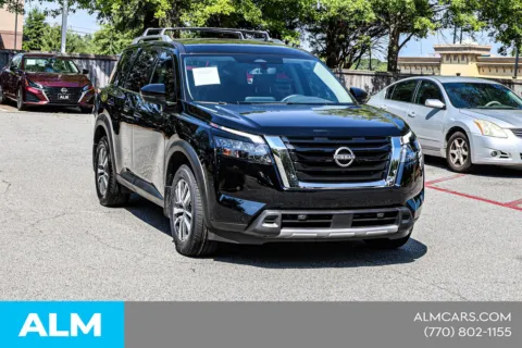 More photos of 2025 Nissan Pathfinder SL at ALM Nissan Newnan, GA
