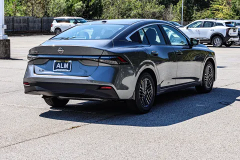 More photos of 2027 Nissan Sentra SV w/ Lifetime Powertrain Warranty at ALM Nissan Newnan, GA