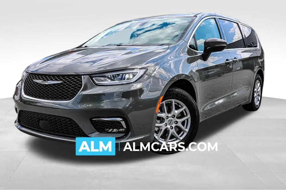 2023 Chrysler Pacifica Touring L for sale in Newnan, GA
