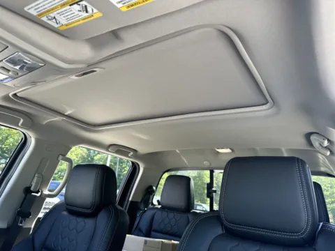 More photos of 2025 Nissan Frontier SL at ALM Nissan Newnan, GA