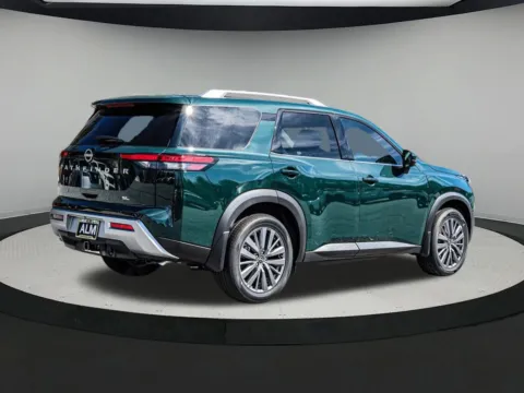 More photos of 2025 Nissan Pathfinder SL at ALM Nissan Newnan, GA
