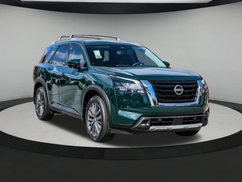 More photos of 2025 Nissan Pathfinder SL at ALM Nissan Newnan, GA