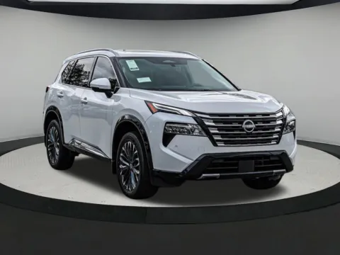 More photos of 2025 Nissan Rogue Platinum at ALM Nissan Newnan, GA