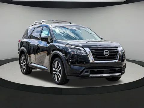 More photos of 2025 Nissan Pathfinder Platinum at ALM Nissan Newnan, GA