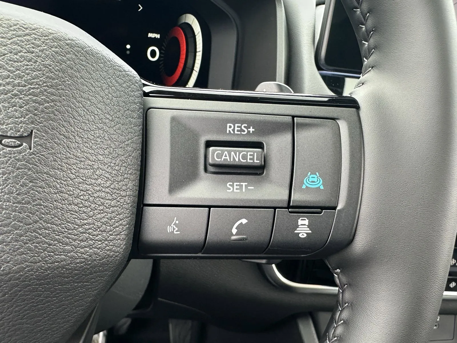 2025 Nissan Rogue SL - Photo 10