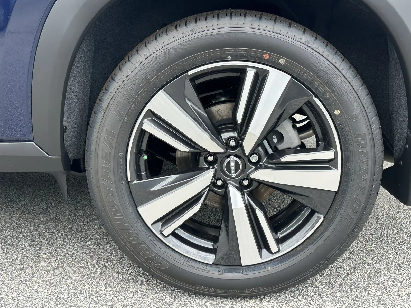 2025 Nissan Rogue SL - Photo 28
