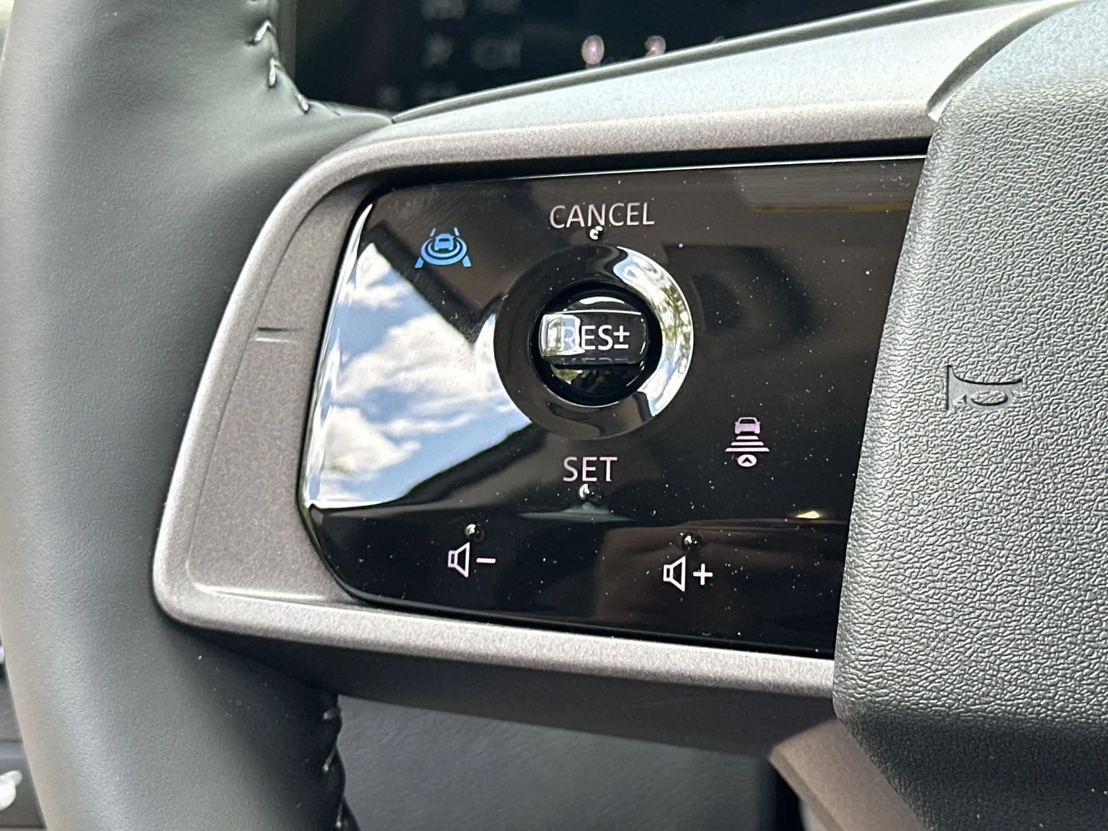 2025 Nissan Murano SL - Photo 13