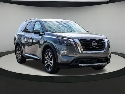 More photos of 2025 Nissan Pathfinder Platinum at ALM Nissan Newnan, GA