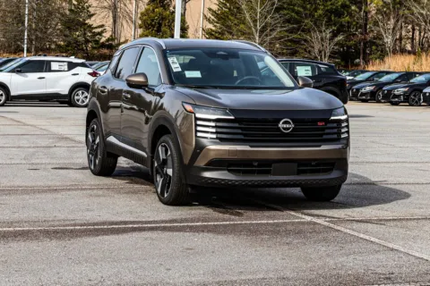 More photos of 2025 Nissan Kicks SR at ALM Nissan Newnan, GA