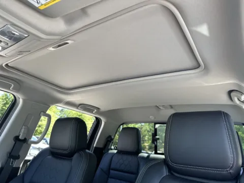 More photos of 2025 Nissan Frontier SL at ALM Nissan Newnan, GA