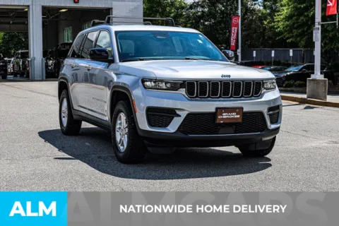 More photos of 2022 Jeep Grand Cherokee Laredo at ALM Nissan Newnan, GA
