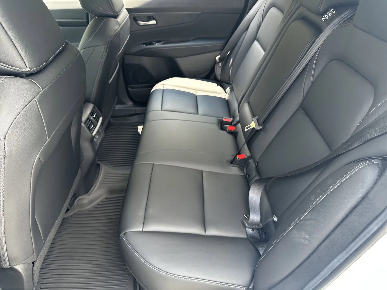 2025 Nissan Murano SV - Photo 20