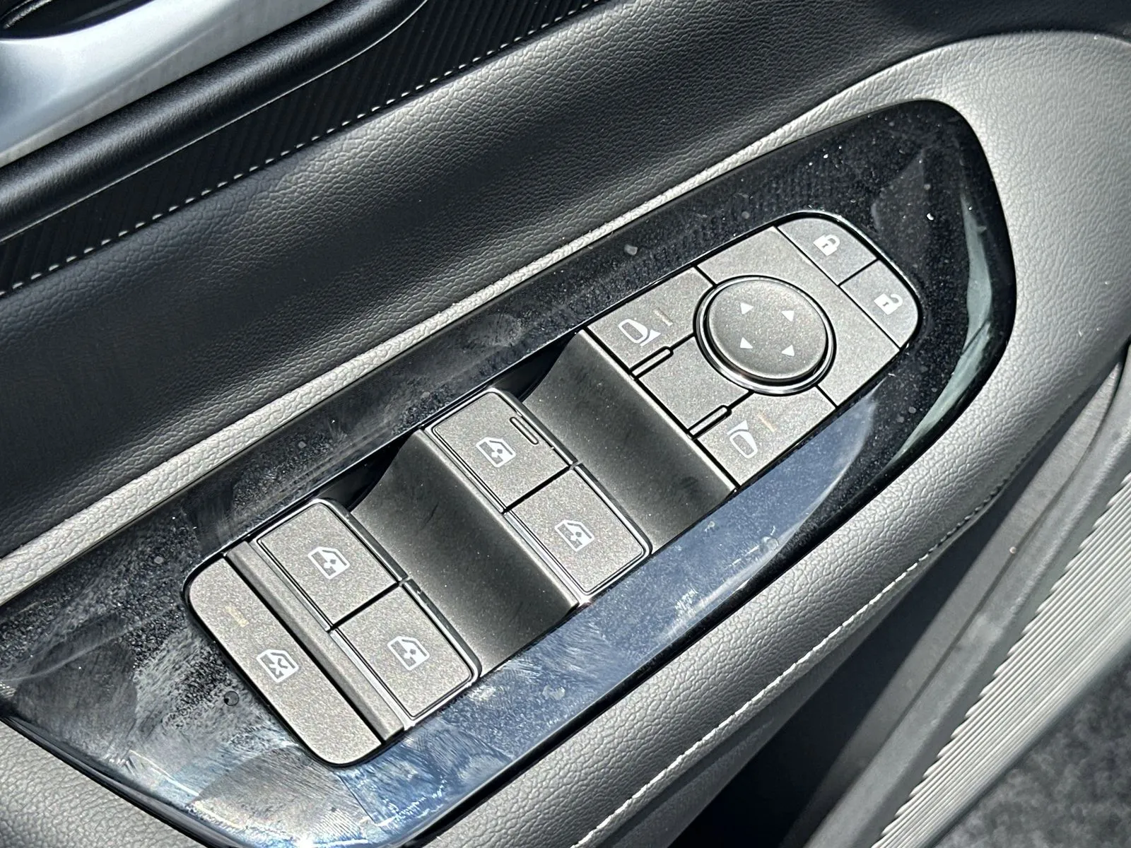 2025 Nissan Murano SV - Photo 17