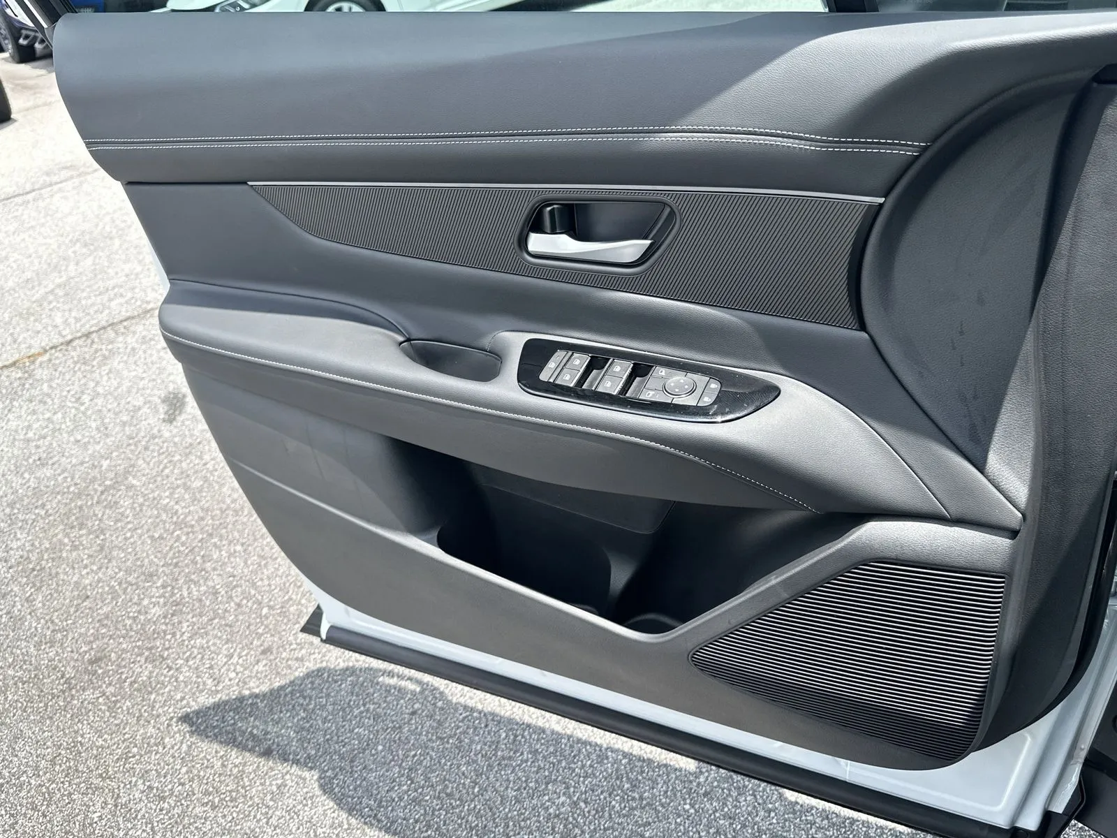 2025 Nissan Murano SV - Photo 16