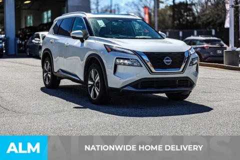 More photos of 2023 Nissan Rogue SL at ALM Nissan Newnan, GA
