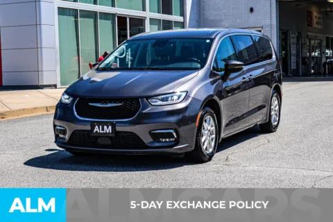 More photos of 2023 Chrysler Pacifica Touring L at ALM Nissan Newnan, GA