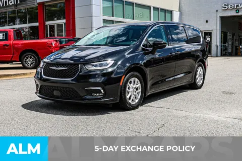 More photos of 2023 Chrysler Pacifica Touring L at ALM Nissan Newnan, GA