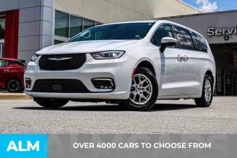 Another view of 2023 Chrysler Pacifica Touring L for sale in Newnan, GA at ALM Nissan Newnan
