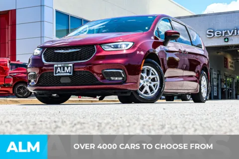 Another view of 2023 Chrysler Pacifica Touring L for sale in Newnan, GA at ALM Nissan Newnan