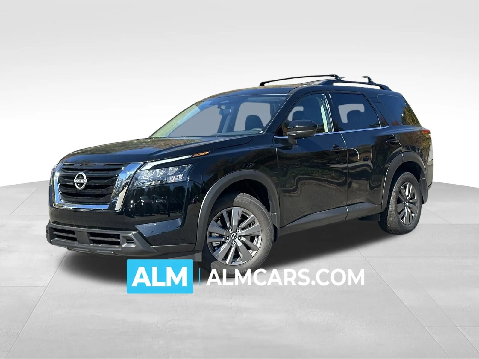 2025 Nissan Pathfinder SV's photo