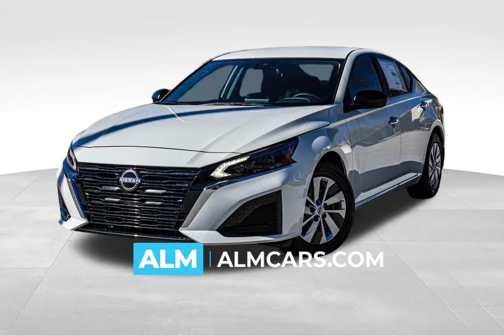 2025 Nissan Altima S's photo