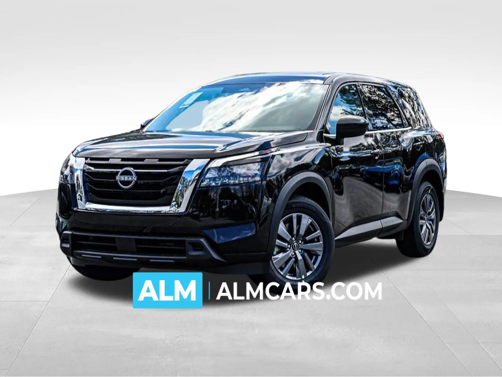 2025 Nissan Pathfinder S's photo