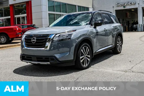 More photos of 2024 Nissan Pathfinder Platinum at ALM Nissan Newnan, GA