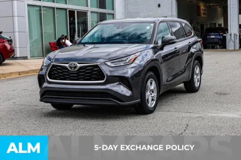 More photos of 2021 Toyota Highlander L at ALM Nissan Newnan, GA