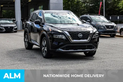 More photos of 2023 Nissan Rogue SL at ALM Nissan Newnan, GA