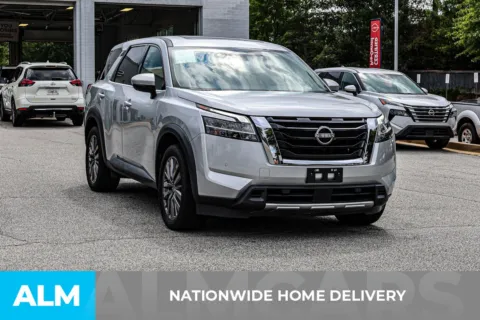 More photos of 2023 Nissan Pathfinder SL at ALM Nissan Newnan, GA