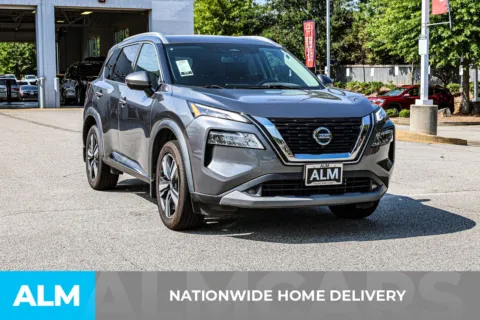 More photos of 2021 Nissan Rogue SL at ALM Nissan Newnan, GA