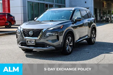 More photos of 2021 Nissan Rogue SL at ALM Nissan Newnan, GA