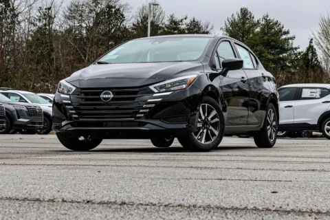 Photos of 2025 Nissan Versa 1.6 SV for sale in Newnan, GA at ALM Nissan Newnan