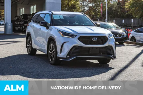 More photos of 2022 Toyota Highlander XSE at ALM Nissan Newnan, GA